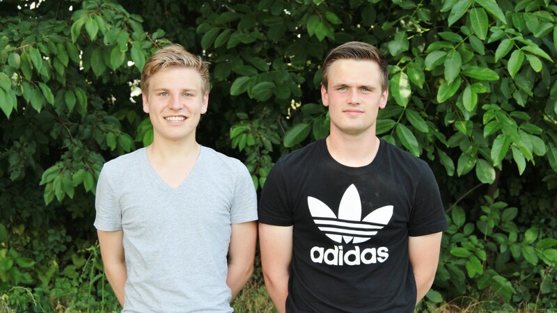 Hannes Pritzl (links) und Valentin Bartlsperger wollen später einmal Jugendmannschaften trainieren.