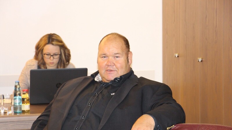 Ralf Biberger vom Projektmanagement VLP stellte sich in der Sitzung am Montagabend den Viechtacher Stadträten vor.