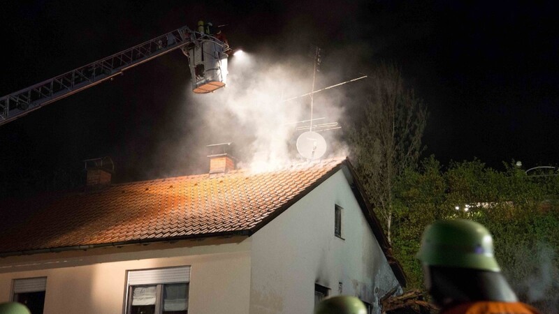 In Ergoldsbach hat am frühen Sonntagmorgen ein Wohnhaus gebrannt.