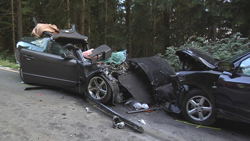 Bei einem Unfall bei Sankt Englmar wurden sechs Personen zum Teil lebensgefährlich verletzt. (Screenshot: DonauTV)