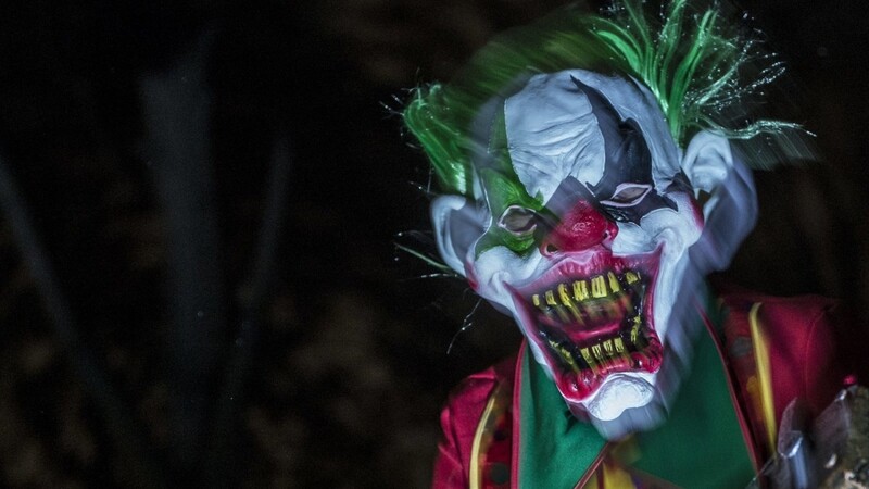 Ein Horror-Clown verbreitete am Freitag auf einem Spielplatz in Siegenburg (Kreis Kelheim) unter Kindern Angst und Schrecken. (Symbolbild)