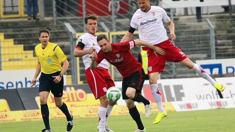 Der SSV Jahn verliert in letzter Minute sein Heimspiel gegen den Chemnitzer FC. (Foto: Fabian Roßmann)