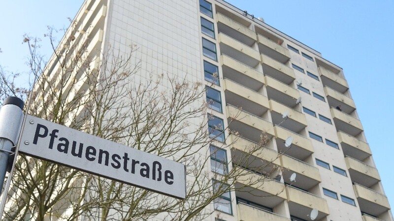Der Kaufvertrag für das Hochhaus Pfauenstraße in Straubing wird gerade vorbereitet.