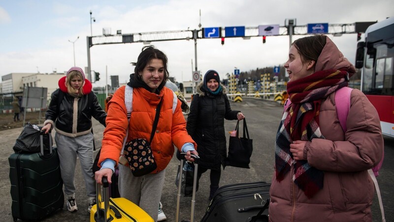 Hunderttausende Menschen sind bereits aus der Ukraine geflohen. In Ostbayern gibt es viele Hilfsaktionen, die den Menschen helfen wollen.