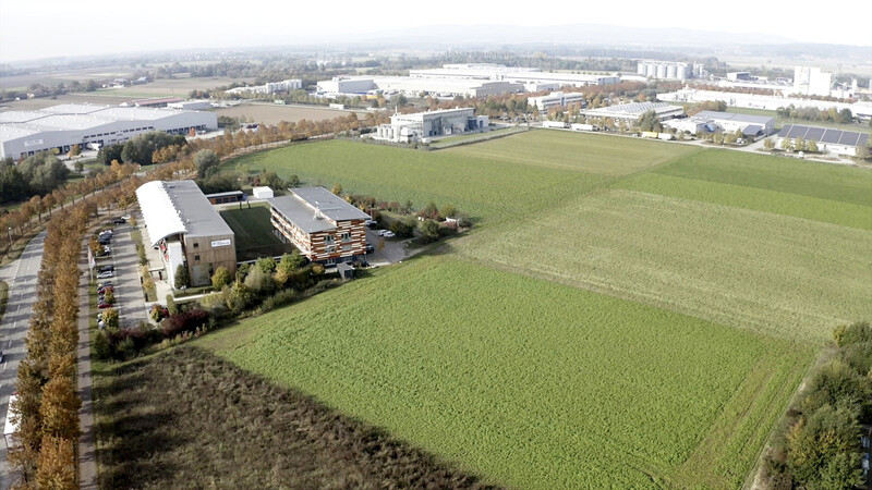 Auf dem Grundstück zwischen Technologie- und Gründerzentrum und Biocubator (links im Vordergrund) sowie dem Firmengebäude von Clariant (rechts dahinter) soll die Multipilot-Anlage einmal gebaut werden.