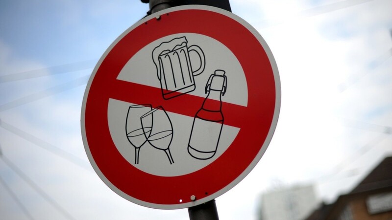 Der Bayerische Verwaltungsgerichtshof hat das bayernweite Alkoholverbot außer Vollzug gesetzt (Symbolbild).