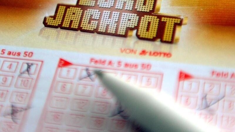 Ein noch unbekannter Lotto-Spieler aus Niederbayern ist seit diesem Wochenende um über 2 Millionen Euro reicher. (Symbolbild)