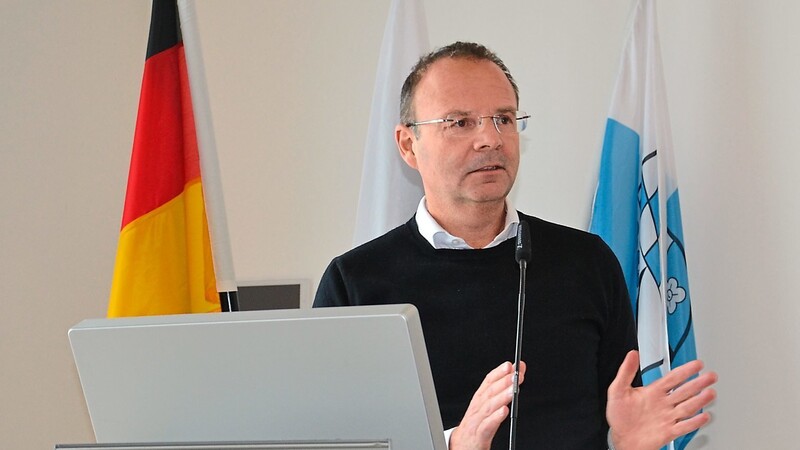Roland Engehausen, Geschäftsführer der Bayerischen Krankenhausgesellschaft (BKG), äußerte erhebliche Bedenken zu dem von Bundesgesundheitsminister Karl Lauterbach vorgelegten Entwurf der Expertenkommission über die Reform der Krankenhausfinanzierung.