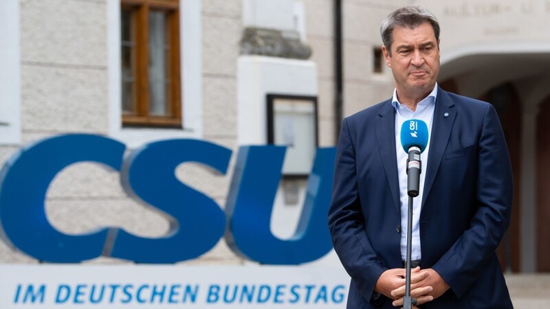 Markus Söder (CSU), Ministerpräsident von Bayern und CSU-Vorsitzender, gibt vor Beginn der Sommerklausur der CSU im Bundestag im Kloster Seeon ein Pressestatement.
