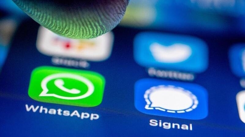 Über Whatsapp hat der Unbekannte versucht, Geld von zwei Senioren im Raum Landshut zu ergaunern (Symbolbild)