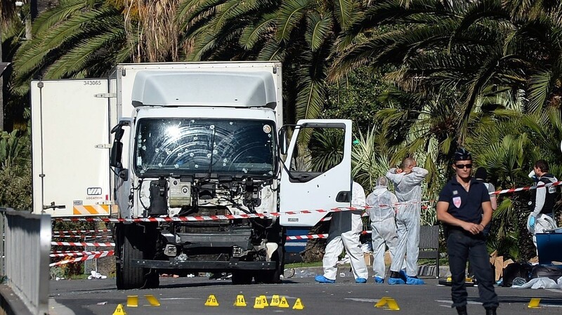 Der Attentäter war mit einem Lastwagen in eine Menschenmenge gerast. 86 Menschen starben.