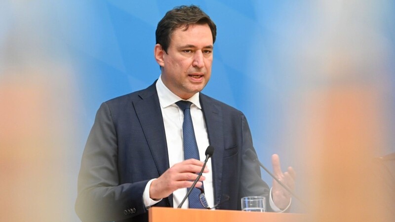 Georg Eisenreich (CSU), bayerischer Justizminister, spricht.