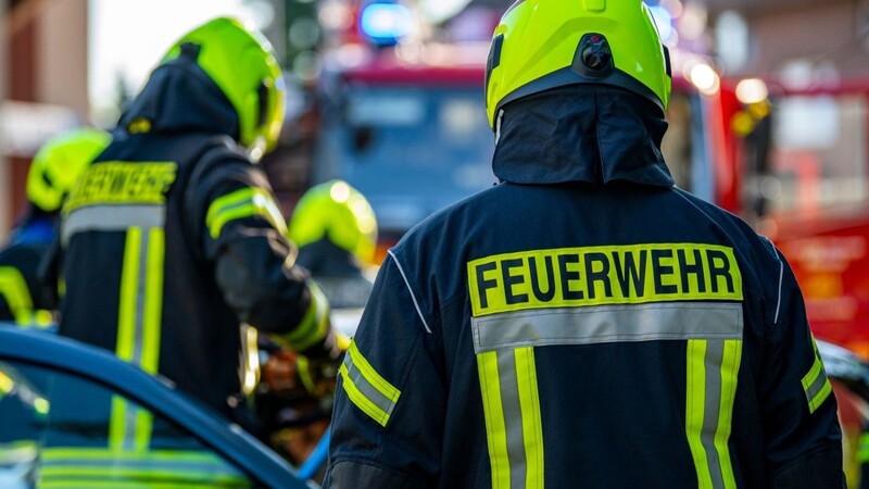 In Regensburg musste die Feuerwehr am Donnerstag zu einem Küchenbrand ausrücken. (Symbolbild)