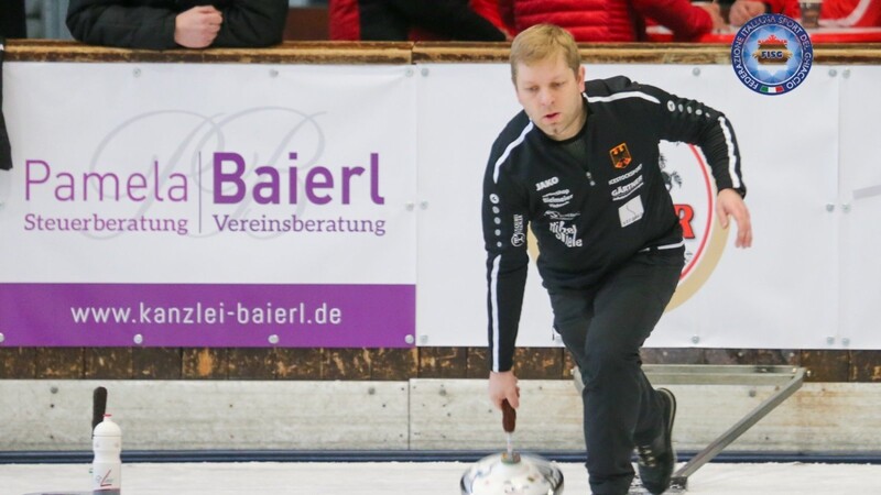 Manuel Schmid holte bei der Eisstock-WM am Freitag Silber mit der Ziel-Mannschaft.