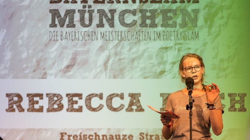 Rebecca Fisch aus Bogen im Landkreis Straubing-Bogen trat für den Freischnauze-Slam am vergangenen Wochenende beim Bayernslam in München an.