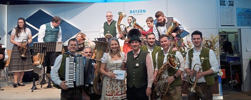 Insgesamt fünf Auftritte hatten die Holledauer Hopfareißer in der Bayern-Halle. 