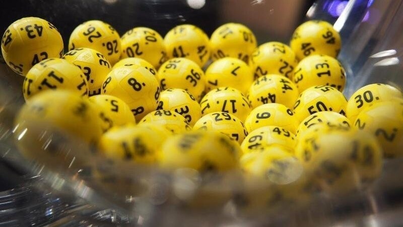 Die Bezirksstelle von Lotto sucht nach dem Gewinner von 77.777 Euro - der hat beim Spiel 77 mitgemacht.