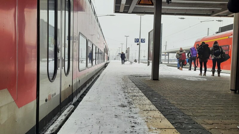 Derzeit fahren Züge von Landshut in Richtung in München mit erheblicher Verspätung.