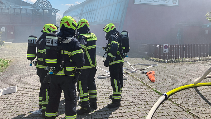Zu den größten Brandeinsätzen zählte der einer Pizzeria in Wallersdorf. Da unterstützten die Kameraden die Wallersdorfer Feuerwehrkräfte.