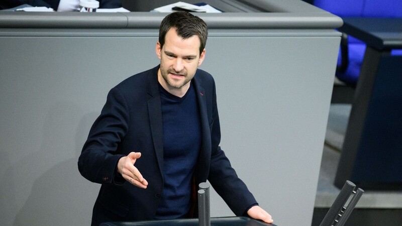 FDP-Vizechef Johannes Vogel spricht im Bundestag.