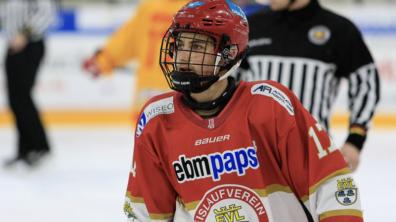 Stößt zu kommenden Saison zum Eishockey-Zweitligisten Eisbären Regensburg: der 18-jährige Stürmer Niklas Zeilbeck.
