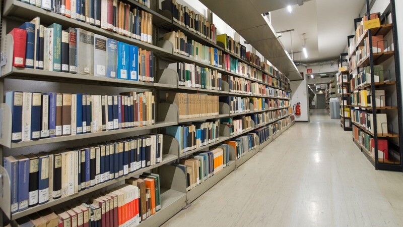 Zahlreiche Bibliotheken aus Ostbayern werden vom Kultusminister Bernd Sibler in München ausgezeichnet.