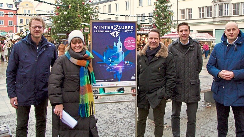 Stefan Bergmann (v.l.), Heike Andres, Ingo Saar und Martin Gottschalk freuen sich auf den Winterzauber. Gefördert wird das Vorhaben aus dem Sonderfond "Innenstädte beleben" des Freistaats.