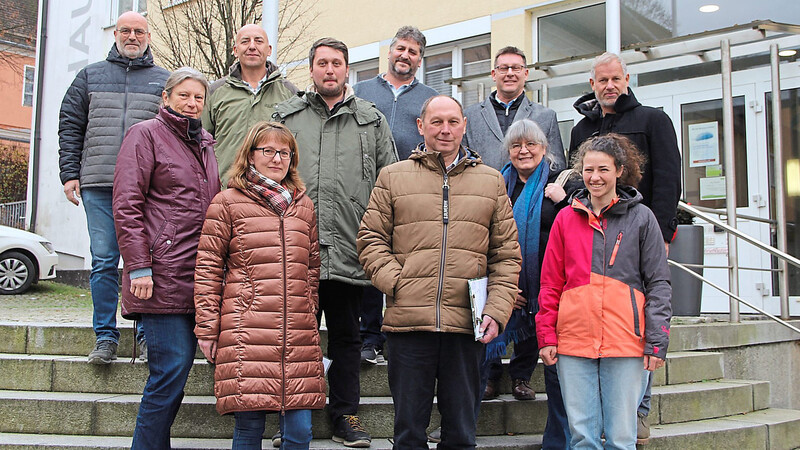 Die Mitglieder der projektbegleitenden Arbeitsgruppe für das Biotopverbundprojekt Mainburg zogen Bilanz und zeigten sich sehr zufrieden.