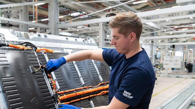 Hunderttausende Hochvoltbatterien sollen pro Jahr im geplanten BMW-Werk im Landkreis Straubing-Bogen montiert werden.