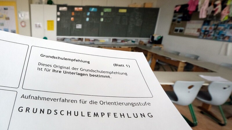 Wo es nach vier Grundschuljahren für die Kleinen hingehen soll, entscheidet in Bayern die Grundschule. Baden-Württemberg geht einen anderen Weg und bekommt die Konsequenzen, vor allem an Realschulen, zu spüren. (Symbolbild)