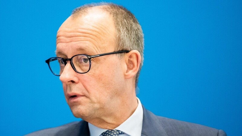 CDU-Bundesvorsitzender Friedrich Merz spricht in der CDU-Bundesgeschäftsstelle.