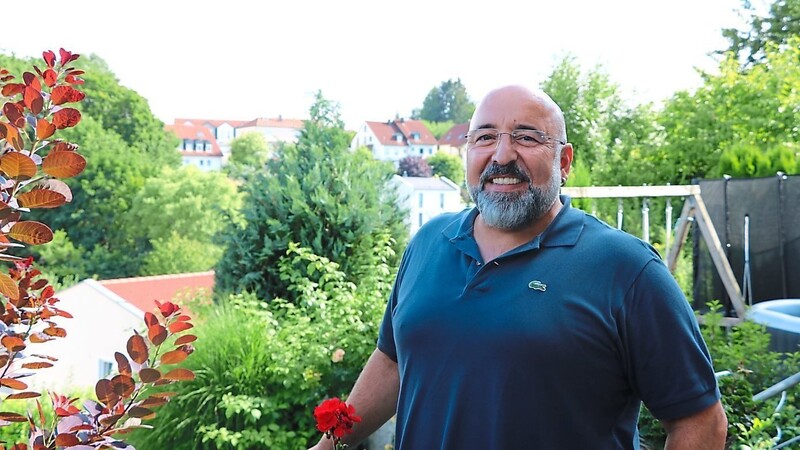 Bülent Sönmez (52) ist der Mann, der bei der Geburt der kleinen Lejla auf der Äußeren Münchener Straße dabei war.