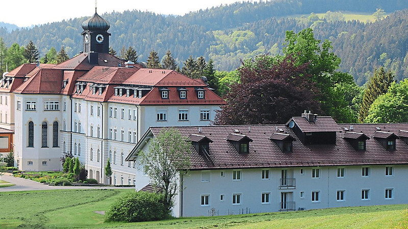 In das ehemalige Kinderheim, Erholungs- und Tagungshaus Kloster Kostenz kommen jetzt doch keine Flüchtlinge.