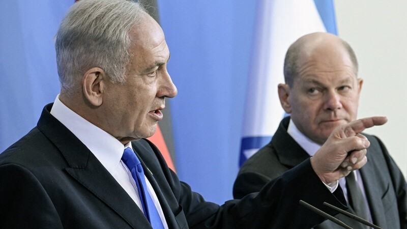 Der israelische Ministerpräsident Benjamin Netanjahu (l.) ist kein einfacher Staatsgast für Bundeskanzler Olaf Scholz (r.). Das ändert aber nichts daran, dass die Sicherheit Israels eine deutsche Staatsraison ist.