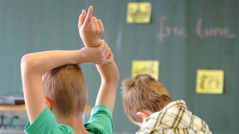 In Bayern sind bisher 24.791 Kinder und Jugendliche an Schulen untergekommen. (Symbolbild)