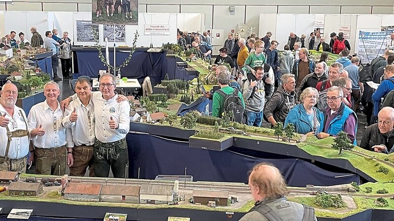 Riesiger Andrang herrschte auf der Weltmesse für Modellbau in Dortmund: Mit dabei: Das Team von "Bockerl fahr zua!" aus der Hallertau.