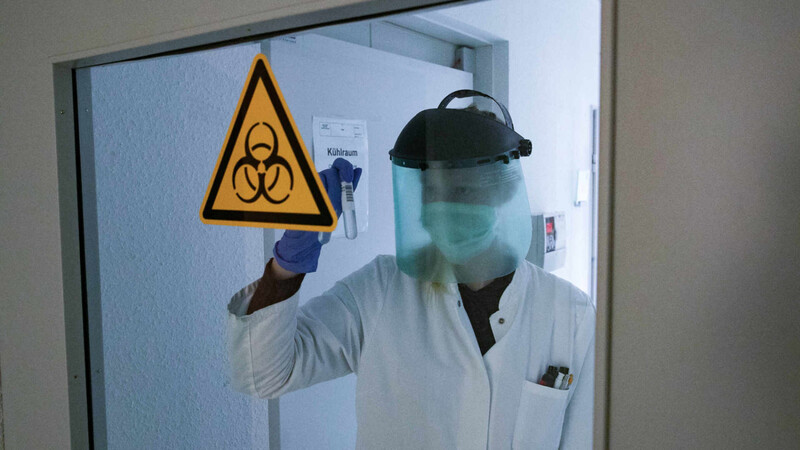 Im Universitätsklinikum Würzburg ist ein Patient an den Folgen des Coronavirus gestorben. (Symbolbild)