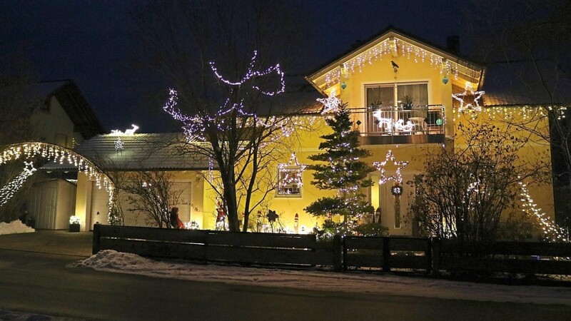 Das macht was her: Anita Vogls Haus strahlt regelrecht vor Weihnachtsstimmung.