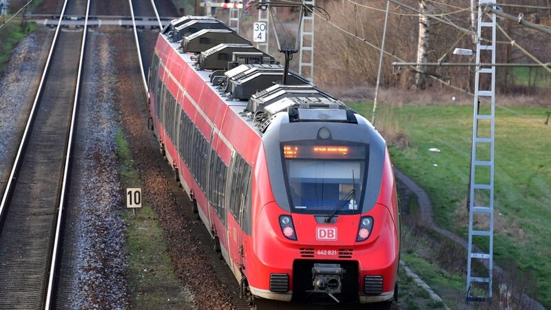 Aufgrund einer technischen Störung müssen Zugfahrer auf der Strecke zwischen Landshut und München mit Beeinträchtigungen und Ausfällen rechnen.