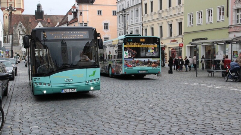 Der Straubinger Busverkehr ist während des Volksfestauszugs eingeschränkt. (Archivfoto)