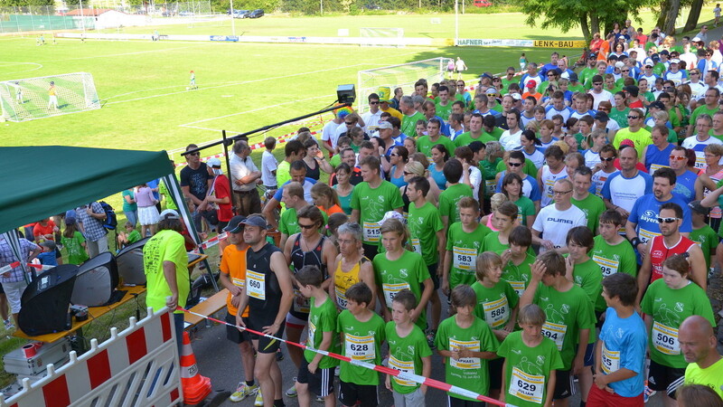 Die Läufer beim 5 km Genobanken-Lauf. (Foto: Susanne Raith)