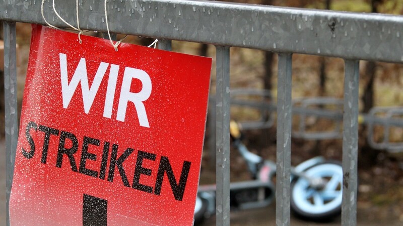 Am Dienstag gab es in mehreren bayerischen Städten erste Warnstreiks im öffentlichen Dienst.