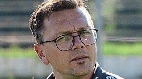 Manfred Stern verlängert seinen Vertrag ligenunabhängig beim Landesliga-Tabellenführer.