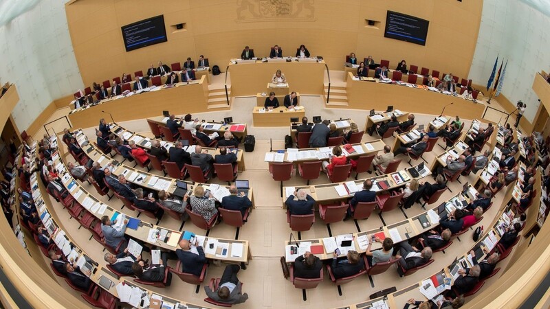 Kurz vor der Sommerpause gehen dem Landtag die kontroversen Debatten nicht aus (Archiv).