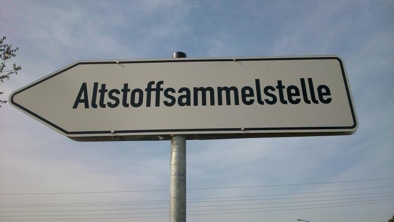Ab Montag gilt auf allen Altstoffsammelstellen des Landkreis Landshut FFP2-Maskenpflicht. (Symbolfoto)