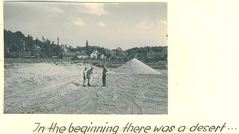 "Am Anfang war dort eine Wüste", notierte EVL-Vorstand Karl Hornung neben einem der Fotos vom Bau des Landshuter Eisstadions.