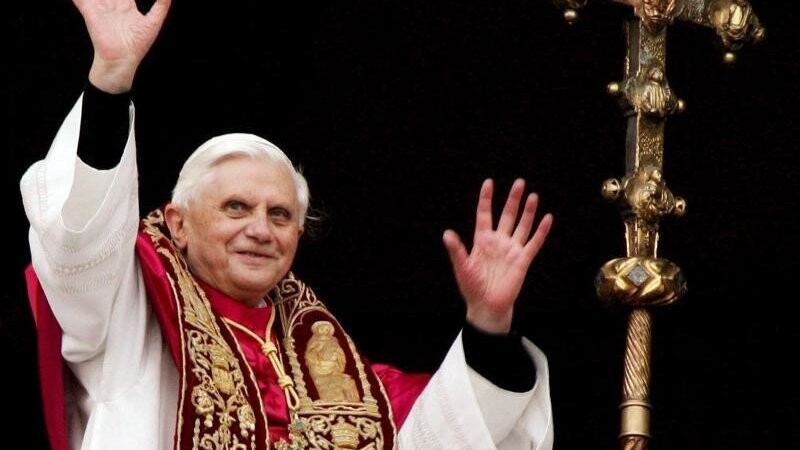 Auch der emerierte Papst Benedikt XVI. spielt im Missbrauchs-Gutachten eine wichtige Rolle. (Archivbild)