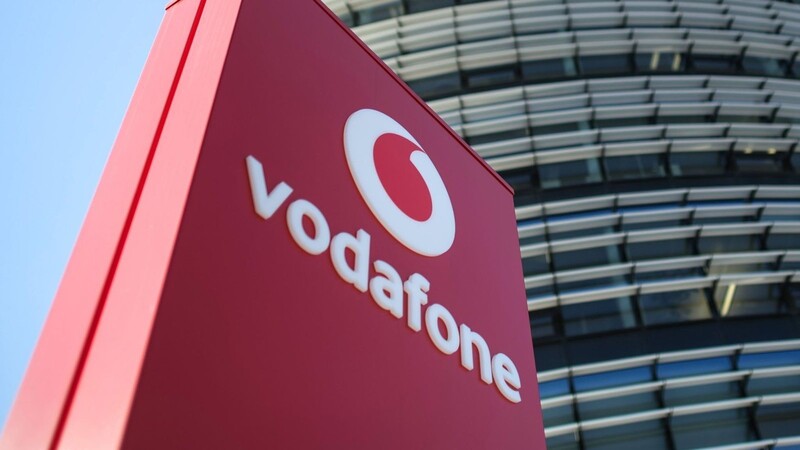 Das Logo von Vodafone am Unternehmenssitz in Düsseldorf.