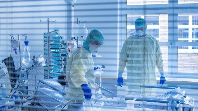 "Niemand baut Betten ab, aber wir haben einfach nicht das Personal, um sie zu betreiben", erklärt die Deutsche Interdisziplinäre Vereinigung für Intensiv- und Notfallmedizin.