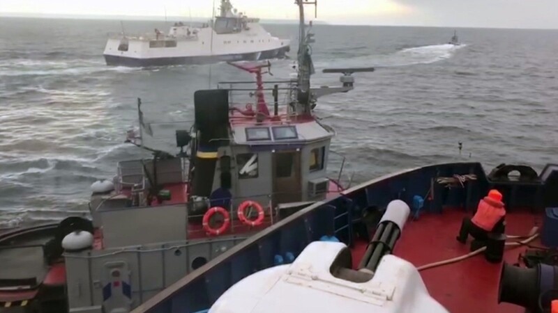 Ein Schiff der russischen Küstenwache rammt am Sonntag einen ukrainischen Schlepper im Asowschen Meer.